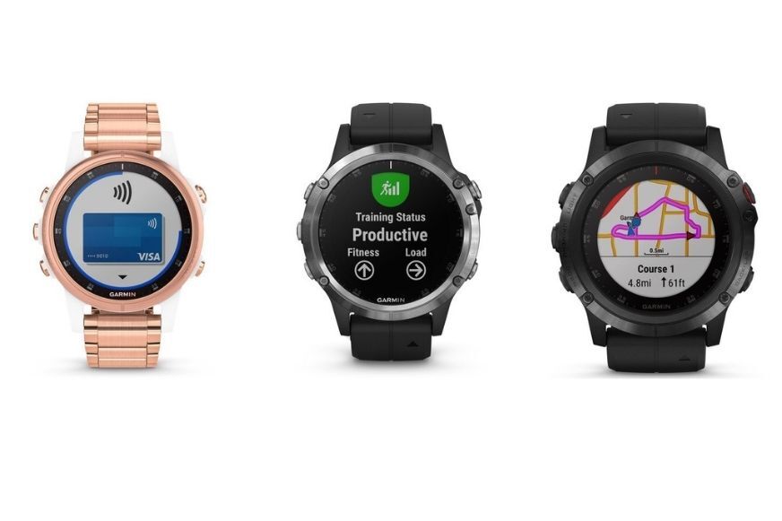 Man sieht die Garmin Fenix 5S Plus, 5 Plus und 5X Plus. 